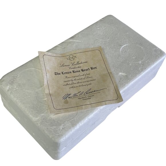 Lenox Rose Heart Trinket Porcelain Box W/ 24K Gold Trim - Picture 4 of 9